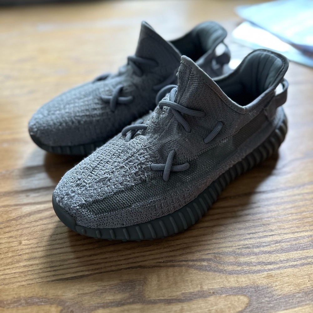Yeezy Boost 350 V2